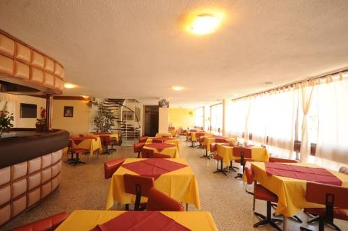 Imagen general del Hotel Uruguay, VILLA CARLOS PAZ. Foto 2