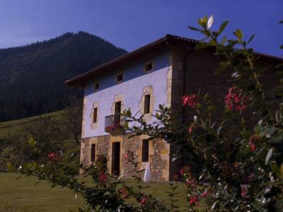 Imagen de los exteriores del Hotel Urune. Foto 7