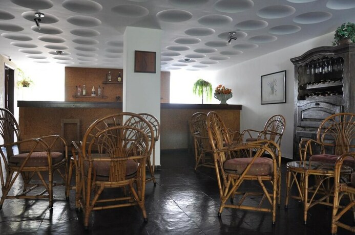 Imagen del bar/restaurante del Hotel Urupes Park. Foto 22