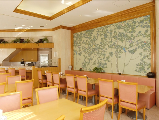 Imagen del bar/restaurante del Hotel Urvest Hotel Ohmori. Foto 4