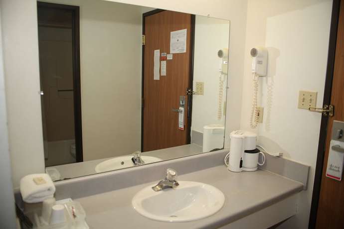 Imagen de la habitación del Hotel Usa Inns Of America. Foto 5