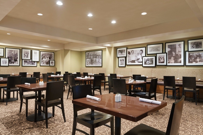 Imagen del bar/restaurante del Hotel Usc. Foto 2