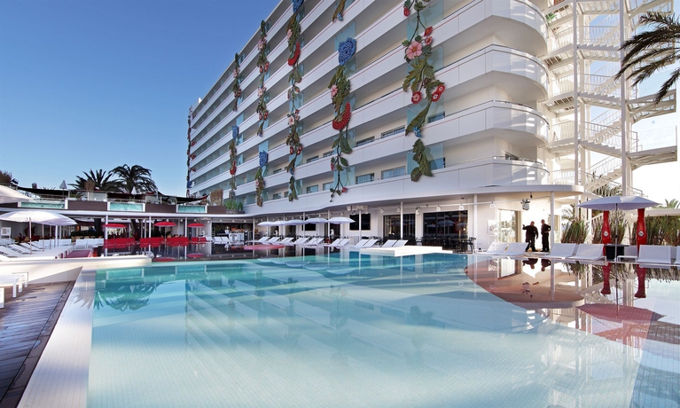 Imagen de la piscina del Hotel Ushuaia Ibiza Beach - Adults Only - Entrance To Ushuaia Club Included. Foto 15