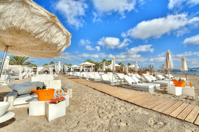 Imagen de los exteriores del Hotel Ushuaia Ibiza Beach - Adults Only - Entrance To Ushuaia Club Included. Foto 10