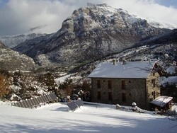 Imagen de los exteriores del Hotel Uson. Foto 13