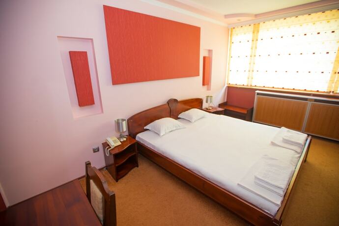 Imagen general del Hotel Ustra. Foto 5