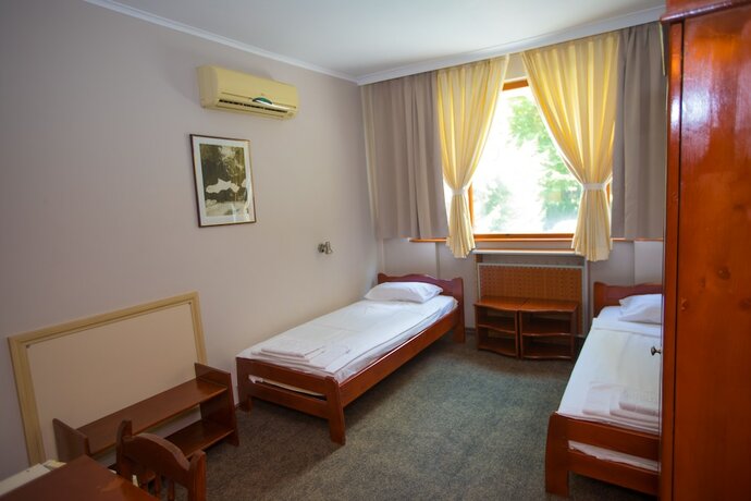 Imagen general del Hotel Ustra. Foto 10