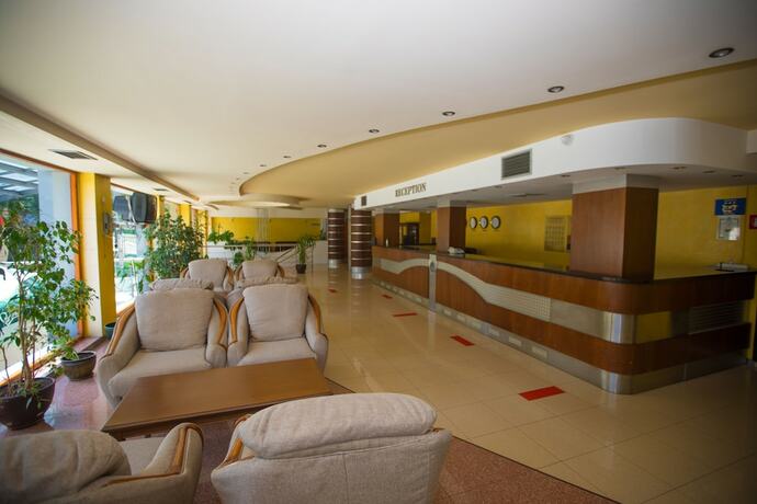 Imagen general del Hotel Ustra. Foto 12