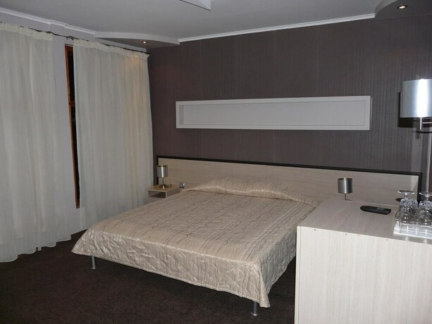 Imagen de la habitación del Hotel Ustra. Foto 24