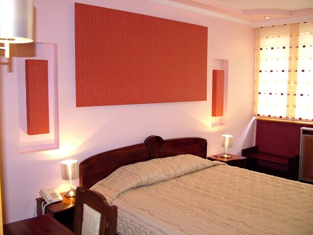 Imagen de la habitación del Hotel Ustra. Foto 25