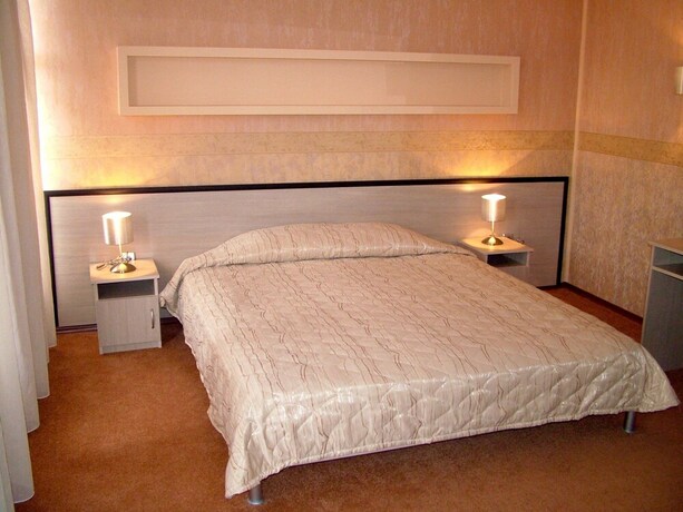 Imagen de la habitación del Hotel Ustra. Foto 30