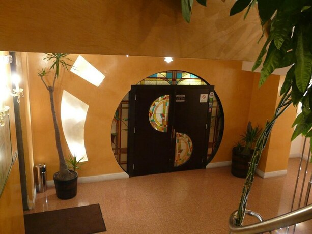 Imagen de los interiores del Hotel Ustra. Foto 39