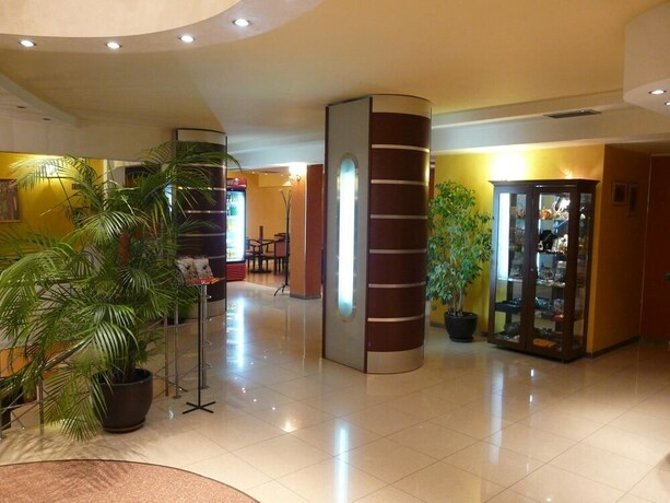 Imagen de los interiores del Hotel Ustra. Foto 40