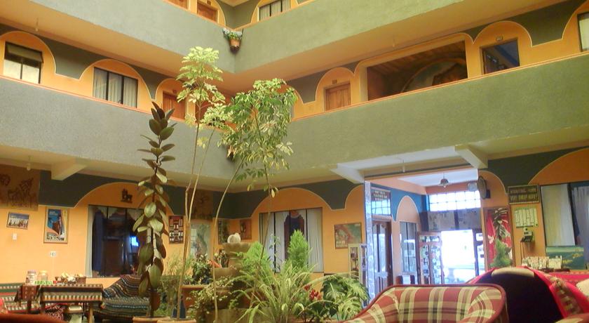 Imagen de los interiores del Hotel Utama. Foto 9