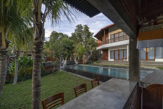 Imagen de los interiores del Hotel Utamas Keramas. Foto 33