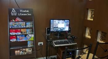 Imagen de los interiores del Hotel Utasa Inn. Foto 16