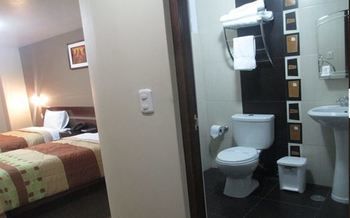 Imagen del bar/restaurante del Hotel Utasa Inn. Foto 4