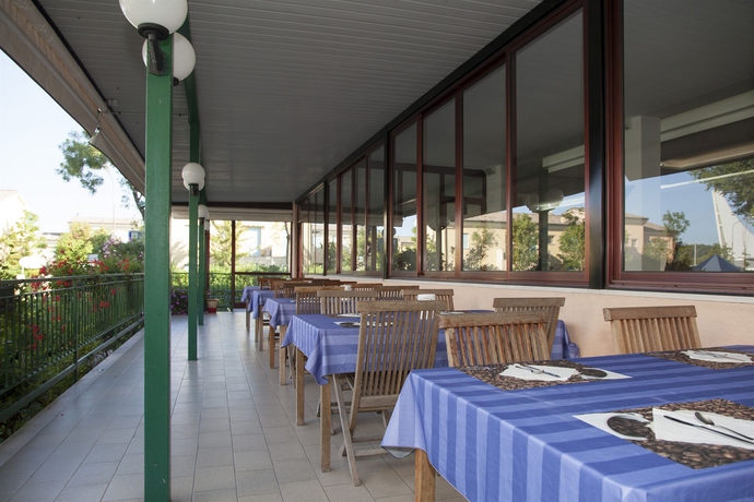 Imagen del bar/restaurante del Hotel Ute. Foto 2