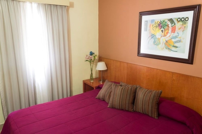 Imagen de la habitación del Hotel Uthgra De Las Luces. Foto 5