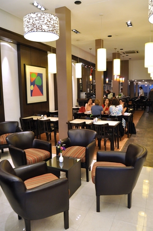 Imagen del bar/restaurante del Hotel Uthgra De Las Luces. Foto 3