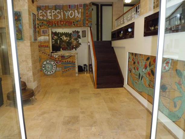 Imagen de los interiores del Hotel Utkubey. Foto 14