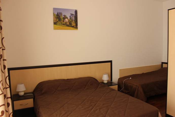 Imagen de la habitación del Hotel Utomlennye Solntsem. Foto 9