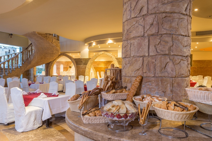 Imagen del bar/restaurante del Hotel Utopia Beach Club. Foto 5