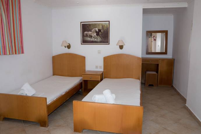 Imagen de la habitación del Hotel Utopia Kavos. Foto 3