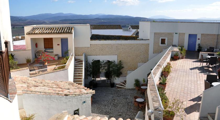 Imagen de los exteriores del Hotel Utopía, Benalup - Casas Viejas. Foto 13