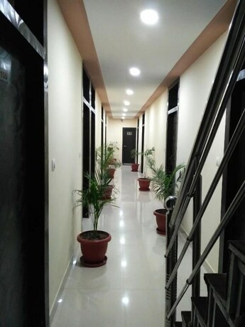 Imagen de los interiores del Hotel Utsav Residency. Foto 31
