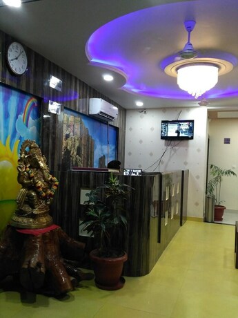 Imagen de los interiores del Hotel Utsav Residency. Foto 32