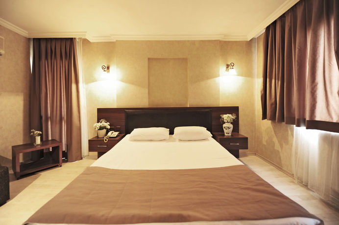 Imagen de los interiores del Hotel &Uuml;st&uuml;n Otel Alsancak. Foto 15