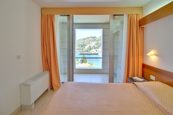 Imagen de la habitación del Hotel Uvala. Foto 2