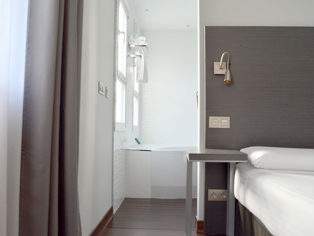 Imagen de la habitación del Hotel Uve Alcobendas. Foto 8