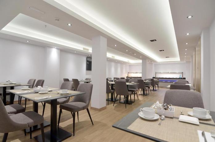 Imagen del bar/restaurante del Hotel Uve Marcenado. Foto 3