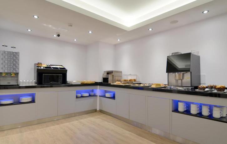 Imagen del bar/restaurante del Hotel Uve Marcenado. Foto 4