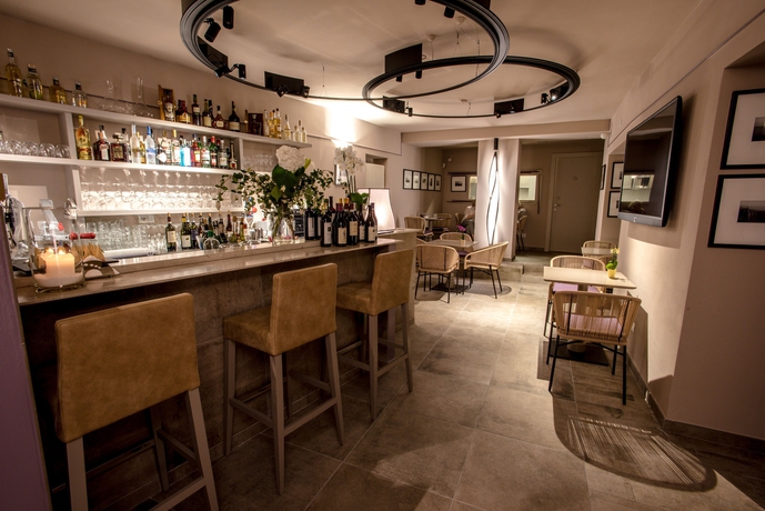 Imagen del bar/restaurante del Hotel Uve Rooms and Wine Bar. Foto 7