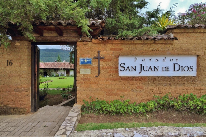 Imagen de los exteriores del Hotel Uvence Arte +. Foto 10