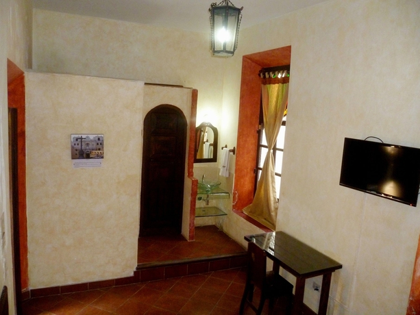 Imagen de los interiores del Hotel Uxlabil Antigua Galer&iacute;a. Foto 11
