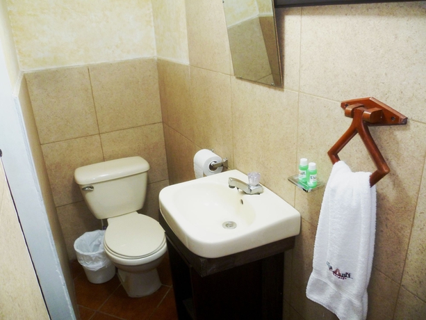 Imagen de la habitación del Hotel Uxlabil Antigua Galer&iacute;a. Foto 9