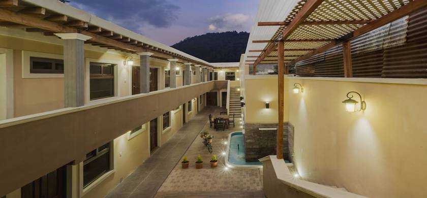 Imagen de los interiores del Hotel Uxlanik. Foto 19