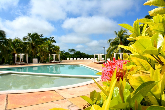Imagen de la piscina del Hotel Uxmal Resort Maya. Foto 14