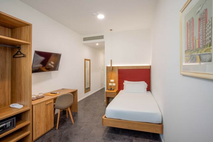 Imagen de la habitación del Hotel V, ANCONA. Foto 19