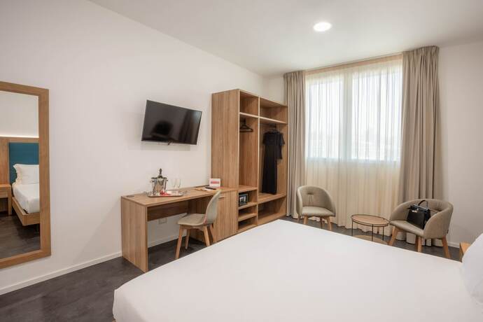 Imagen general del Hotel V, ANCONA. Foto 4
