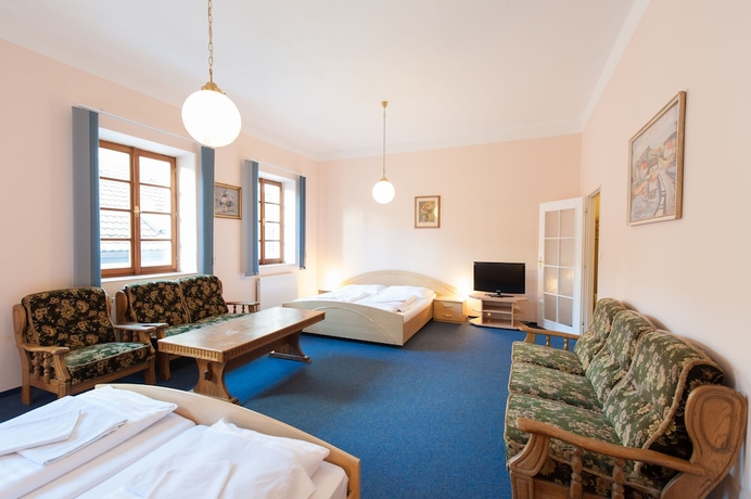 Imagen de la habitación del Hotel V Centru. Foto 10