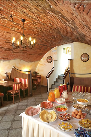 Imagen del bar/restaurante del Hotel V Centru. Foto 5