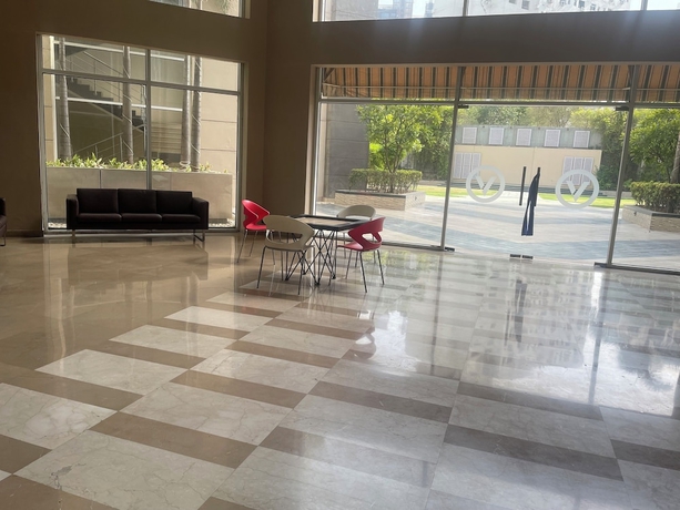 Imagen de los interiores del Hotel V Club Sohna Road. Foto 15