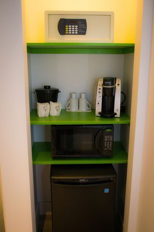 Imagen de la habitación del Hotel V. Foto 6