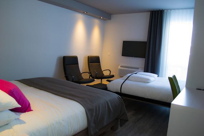 Imagen de la habitación del Hotel V. Foto 10