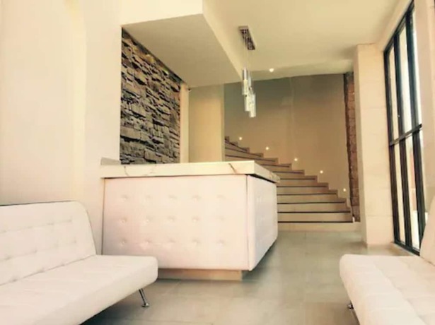 Imagen de los interiores del Hotel V. Foto 20